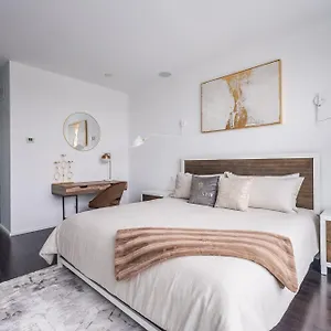 simply-comfort-fancy-downtown-apartment-toronto.niagara-fallshotels.com/