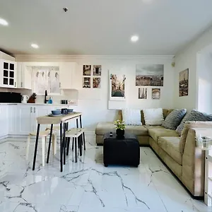 2br-1ba-guest-suite-with-king-bed-free-parking-renfrew.vancouver-hotels-bc.net/
